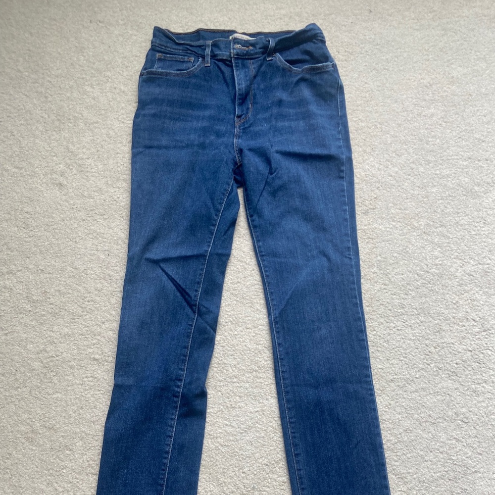 Levi’s 724 High Rise Straight leg Jeans, size 28 long